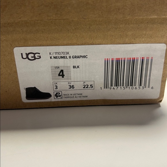 UGG- Neumel II Graphic, BLK, 6 kids QS - Picture 5 of 5